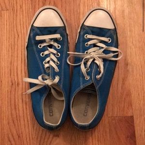 bright blue converse